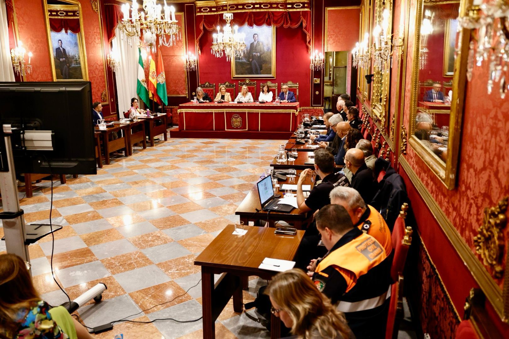 ©Ayto.Granada: GRANADA CONTARÁ ESTE CORPUS CON UN DISPOSITIVO DE SEGURIDAD DE 1.016 SERVICIOS DE LA POLICÍA LOCAL Y UN PLAN DE LIMPIEZA QUE SE EXTENDERÁ DURANTE UN MES CON UNA MEDIA DE 75 OPERARIOS LA SEMANA DE FERIA ©Ayto.Granada: GRANADA CONTARÁ ESTE CORPUS CON UN DISPOSITIVO DE SEGURIDAD DE 1.016 SERVICIOS DE LA POLICÍA LOCAL Y UN PLAN DE LIMPIEZA QUE SE EXTENDERÁ DURANTE UN MES CON UNA MEDIA DE 75 OPERARIOS LA SEMANA DE FERIA